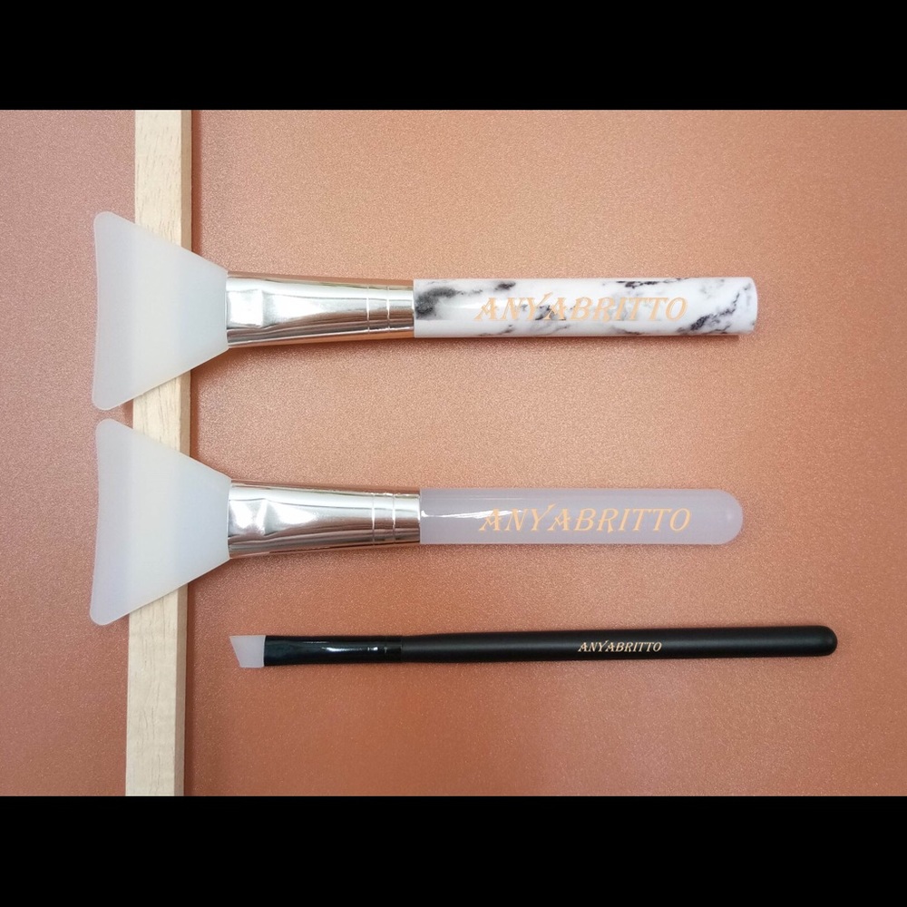 3 silicone brushes:eye linerfacialmask+foundation